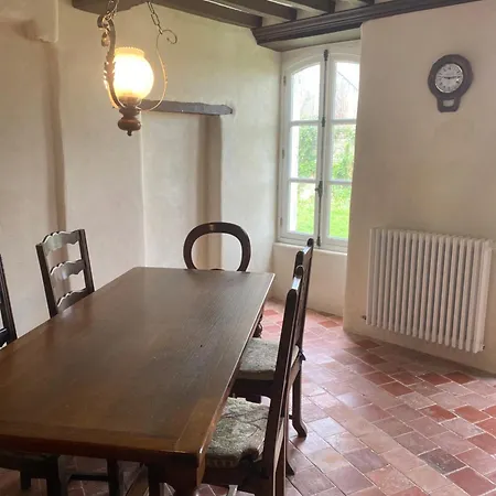 Le Bourg Casa de Férias *